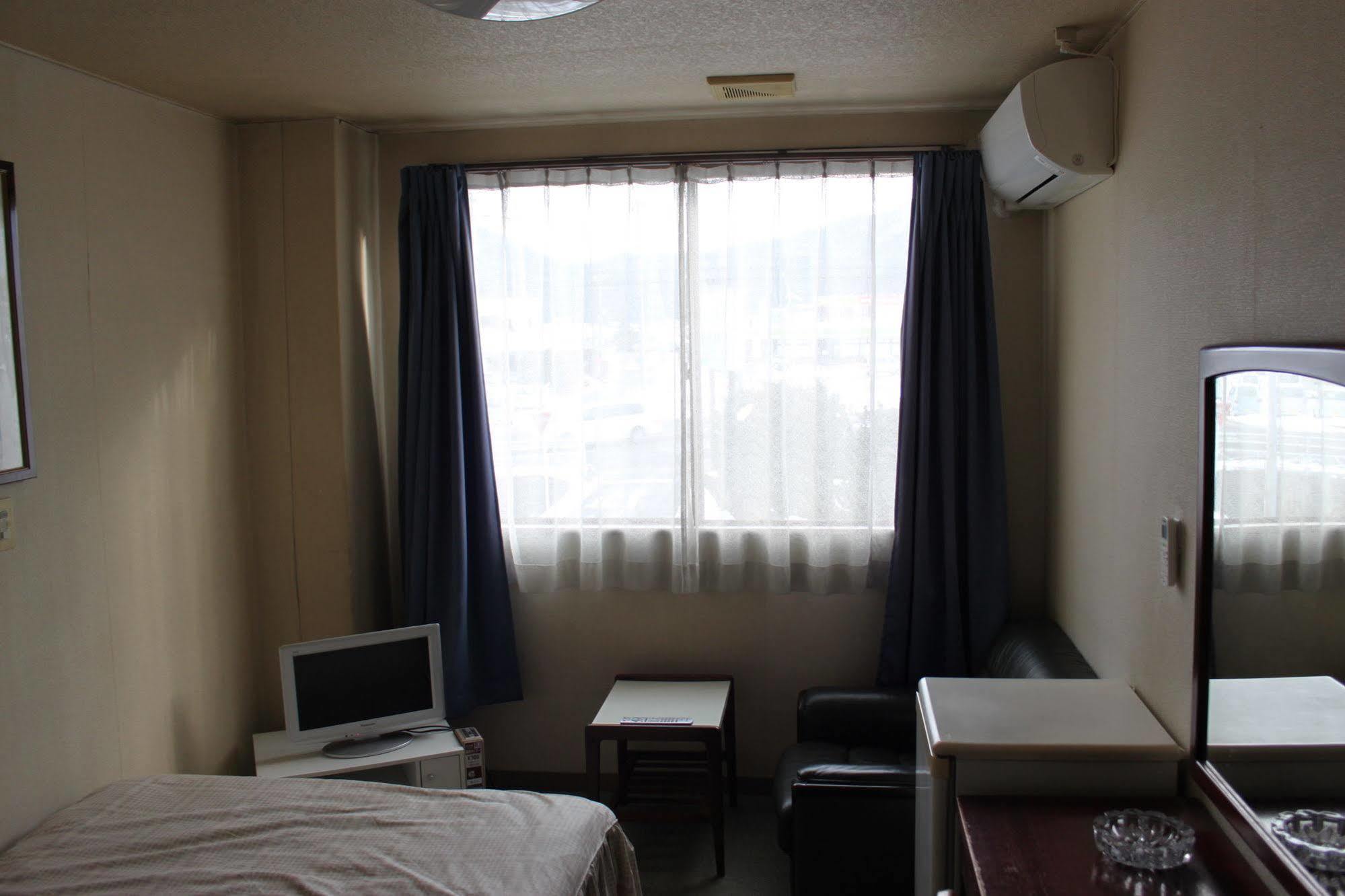 Business Hotel Fujimi Fujiyoshida Luaran gambar